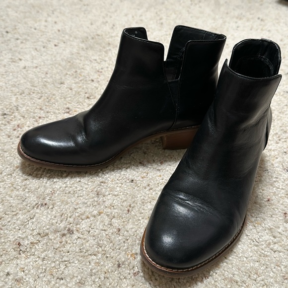 Cole Haan Women's Abbot Ankle Boot size 7B - Picture 1 of 8